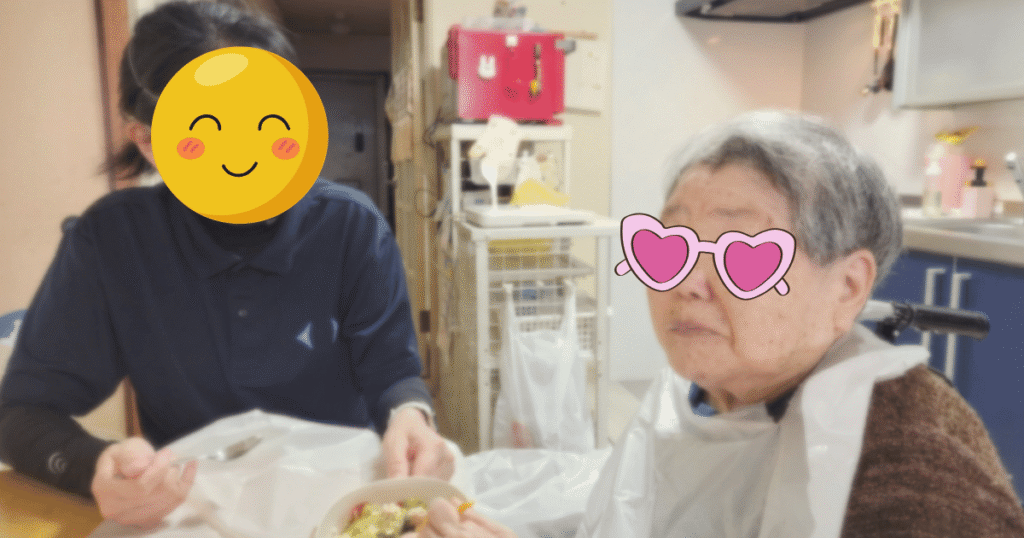 イチロウのヘルパーと母の食事介助の風景